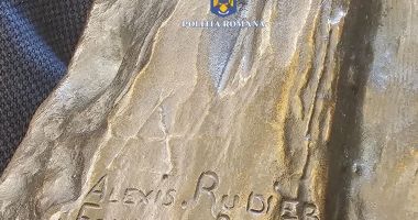 O statuie furată acum șapte ani din Franța, descoperită în municipiul Constanța! - 2