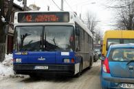 Locuitorii străzii M. Viteazul se plâng că vibrațiile produse de autobuze le afectează casele