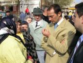 Stire din Eveniment : Mazăre taie din puii și uleiul pensionarilor, însă cheltuiește mult mai mult pentru cumpărarea lor