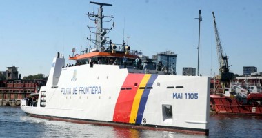 Stire din Eveniment : Turist aflat pe un catamaran în derivă pe Dunăre, salvat de Garda de Coastă