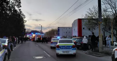 Stire din Eveniment : Poliția a deschis dosar penal și caută vinovații în cazul incendiului din cartierul Henri Coandă