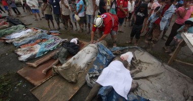 Stire din Actualitate : Peste 600 de MORȚI în urma taifunului din Filipine