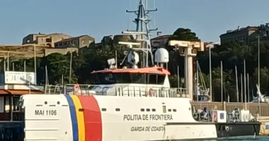 Polițiștii de frontieră români, în prima linie pe Marea Mediterană. Sute de oameni salvați - 2