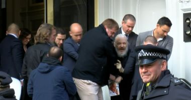Stire din Actualitate : Julian Assange a fost arestat la Londra