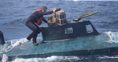 Stire din Actualitate : Autoritățile au sechestrat un ''narcosubmarin'' cu peste 2000 de kilograme de cocaină