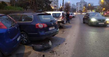 A lovit șapte mașini pe o stradă din Constanța și a fugit