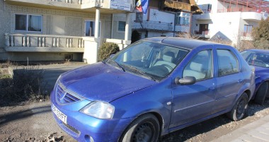 FOTO/ CINCI MAȘINI SPARTE într-o noapte, într-o parcare din Agigea - 2