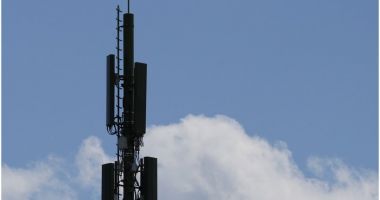 Stire din Actualitate : Doi călugări au incendiat o antenă 5G în Franța