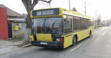 Stire din Eveniment : Șmecherul care a distrus trei autobuze nu a fost găsit