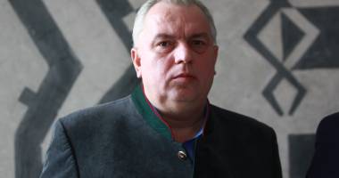 Nicușor Constantinescu se va întoarce de bunăvoie în țară