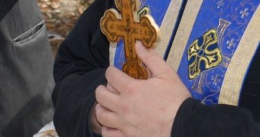 Stire din Eveniment : Preot condamnat la 5 ani de închisoare, pentru tentativă de omor. Omul bisericii a înjunghiat un bătrân