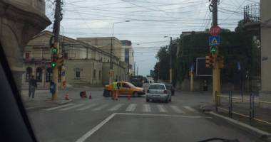 Galerie foto. Circulație blocată în centrul Constanței. Vezi pe ce stradă este închis traficul - 6