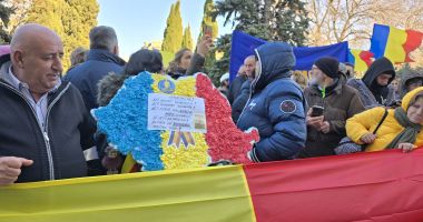 UPDATE Protest în fața Prefecturii. „Vrem alegeri libere și o democrație funcțională!” - 8