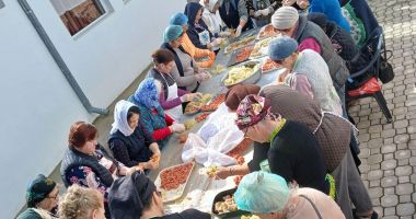 Două fetițe au fost botezate în comuna Cumpăna cu ocazia hramului Bisericii „Sfânta Cuvioasă Parascheva” - 6