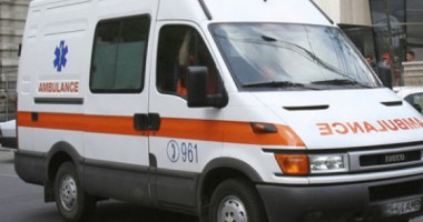 Stire din Eveniment : Accident grav la Topraisar/ S-a izbit cu mașina într-un copac