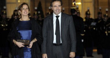 Stire din Actualitate : Soția ministrului francez al Educației s-a sinucis
