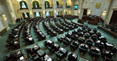 Stire din Politică-Administrație : Senat: Indemnizaţia pentru creşterea copilului se va plăti şi membrilor consiliilor de administraţie