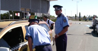 Stire din Eveniment : Aproape 1.300 de sancțiuni "oferite" în parcările aeroporturilor