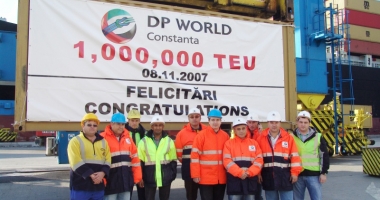 60 de ani de la primul transport maritim containerizat - 2