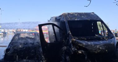 UPDATE Momente de panică în Portul Tomis, aproape de Plaja Modern. Două mașini au luat foc - 2