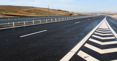 Stire din Diverse : Tânără de 27 de ani, VITEZĂ RECORD pe AUTOSTRADĂ
