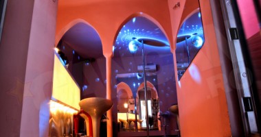 Distracție în Capitală: Sex în grup cu necunoscuți, într-un club din București
