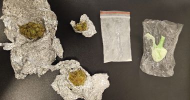 Stire din Eveniment : Droguri depistate de jandarmi, asupra unor bărbați din stațiunea Vama Veche