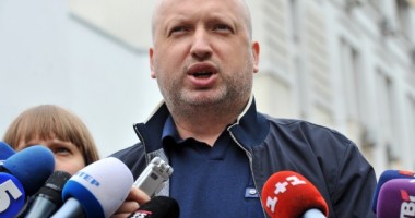 Stire din Actualitate : Oleksandr Turcinov, PREȘEDINTE INTERIMAR al Ucrainei. Ianukovici, "responsabil de evenimentele tragice"