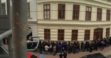 SCANDALOS / Imagini incredibile! Bătaie de joc la adresa românilor din diaspora! - 5