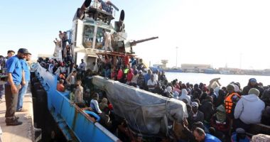 Stire din Actualitate : LA UN PAS DE MOARTE! 340 de migranți, salvați din Marea Mediterana