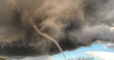 Stire din Social : O tornadă puternică a smuls acoperișurile a sute de case, în Australia