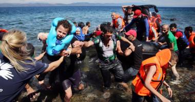Stire din Actualitate : Criza refugiaților. Cel puțin 12 imigranți au murit înecați