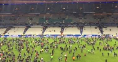 Foto-Video. TEROARE ÎN PARIS. ȘASE atacuri teroriste simultane! Atentat și pe Stade de France! SUTE DE MORȚI! Președintele era pe stadion! - 5
