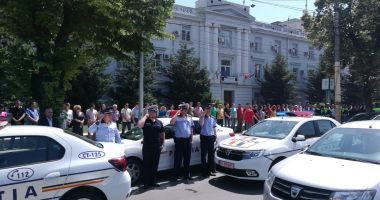 Stire din Eveniment : Momente de reculegere la Constanța, pentru polițistul împușcat în gât de un infractor