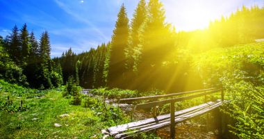 PROGNOZA METEO PE DOUĂ SĂPTĂMÂNI: Cum va fi vremea în minivacanța de 1 Mai