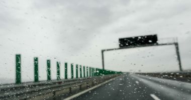 UPDATE Accident rutier pe autostrada A2, pe sensul spre București. Traficul este restricționat