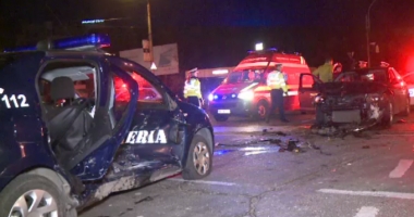 Stire din Eveniment : Mașină a jandameriei, implicată din nou într-un accident! PATRU VICTIME