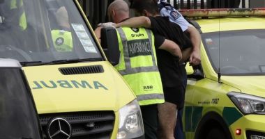 Stire din Eveniment : Atacuri armate în două moschei! 40 oameni au murit, 20 sunt răniți. 4 suspecți au fost reținuți