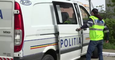 Stire din Eveniment : Crimă de Ziua Mamei. Un tânăr a fost imobilizat de vecini și au sunat la 112