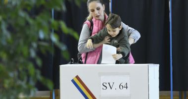 Stire din Politică-Administrație : UPDATE. ROMÂNIA ÎȘI ALEGE PREȘEDINTELE! Prezența la vot la ora 15,00