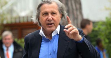Stire din Eveniment : Ilie Năstase, prins din nou băut la volan! A rămas pieton