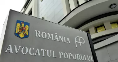 Stire din Actualitate : Avocatul Poporului a sesizat CCR în cazul neplăţii primei zile de concediu medical