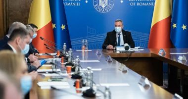 Stire din Politică-Administrație : Ședință de Guvern la Palatul Victoria | Ordonanța prin care pensionarii vor primi ajutorul de 700 lei, pe ordinea de zi