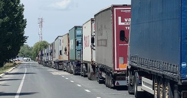 Stire din Actualitate : Șoferii ucraineni de camioane cer ca pe la Isaccea să treacă doar tiruri