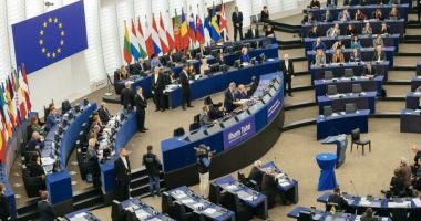 Stire din Actualitate : Uniunea Europeană reglementează inteligența artificială. Acordul politic a fost negociat aproape 35 de ore