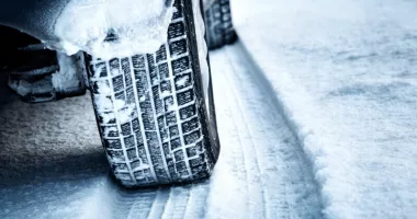 Stire din Actualitate : Accident cu trei răniți, printre care un român, din cauza unui autoturism fără cauciucuri de iarnă