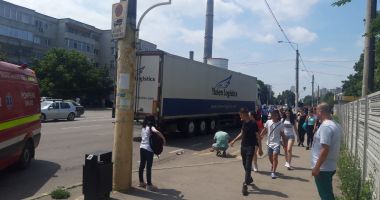 Galerie foto / Pieton lovit de tir, pe bulevardul Aurel Vlaicu, în zona Anda - 3