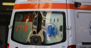 Stire din Eveniment : Accident rutier pe strada Eliberării din Constanța. Trei victime au ajuns la spital