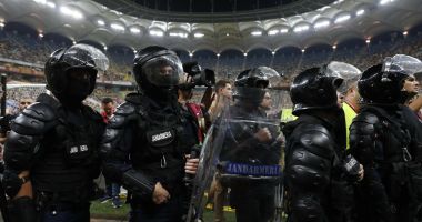 Stire din Eveniment : Jandarmii au aplicat 18 sancţiuni contravenţionale, în valoare totală de 15.300 de lei, după meciul România - Austria