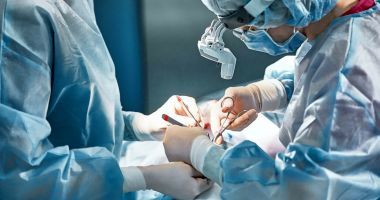 Stire din Eveniment : Medic estetician din Constanţa, cercetat după ce trei paciente pe care le-a operat au suferit complicaţii medicale grave